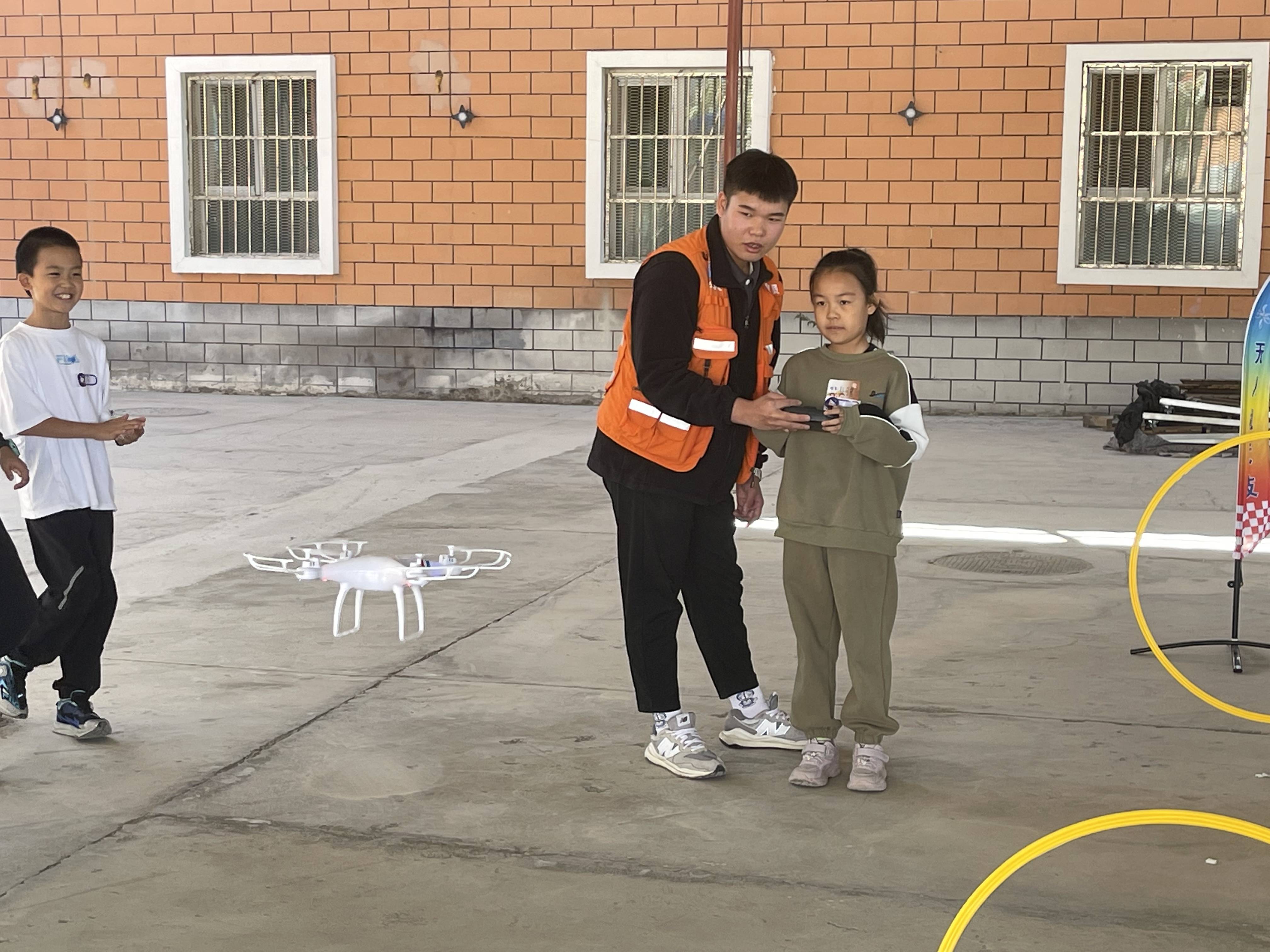新疆青少年无人机比赛