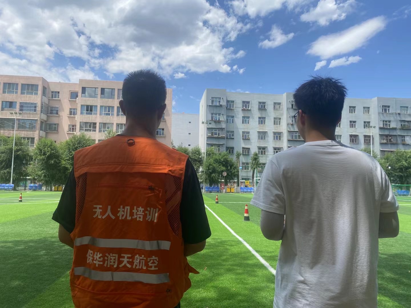 青少年学习无人机的诸多好处：探索、创新与乐趣的奇妙之旅