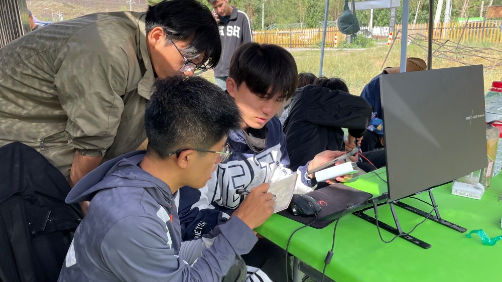 新疆保华润天无人机培训：加入我们，一起飞向无人机的奇妙世界!