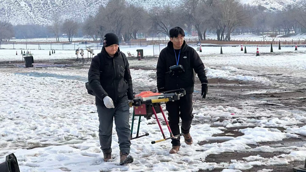 保华润天 03 考点新疆无人机培训：专业无人机飞手的孵化基地