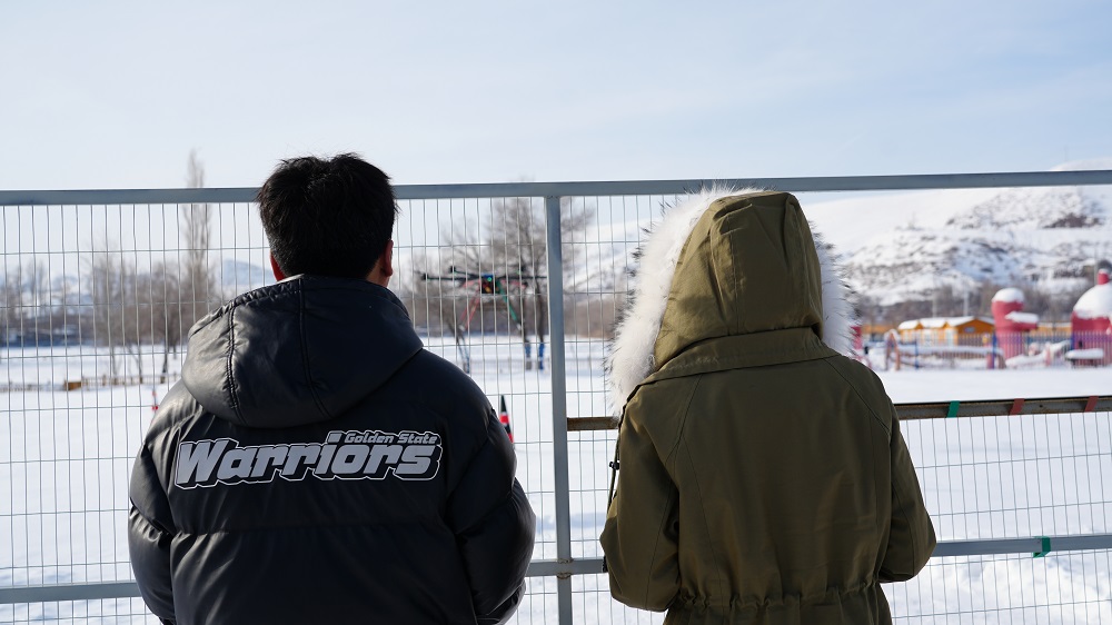 想学无人机？新疆保华润天航空培训，理论实操一体，快速入门