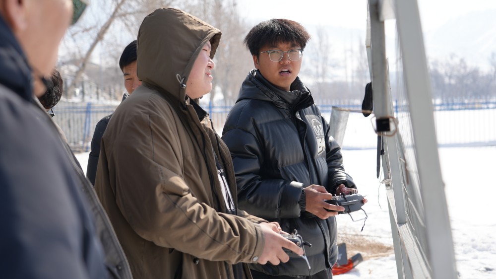 保华润天航空：在新疆学无人机，这几点你必须知道