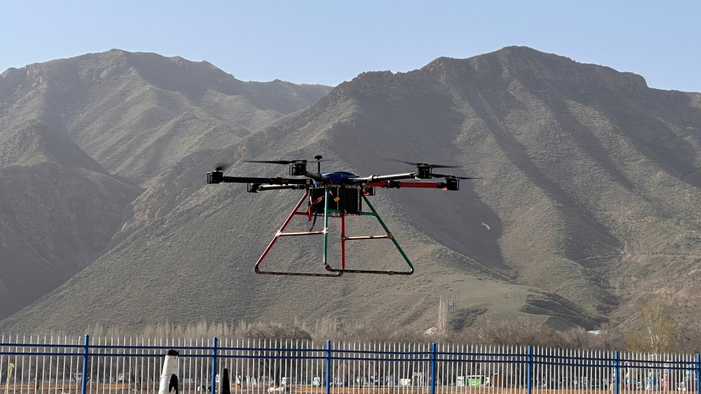 年轻人在新疆的新职业!无人机飞手自由又高薪