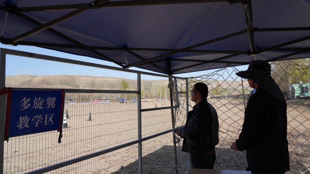 新疆无人机吊运成趋势 保华润天破解地形难题