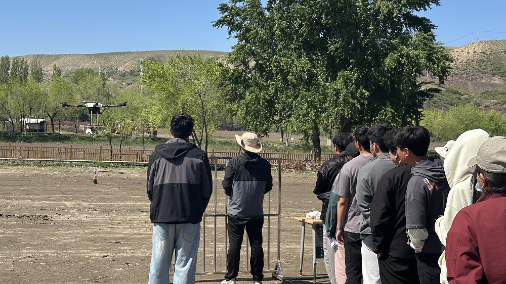 新疆无人机培训怕学不会？保华润天跟练到会更靠谱